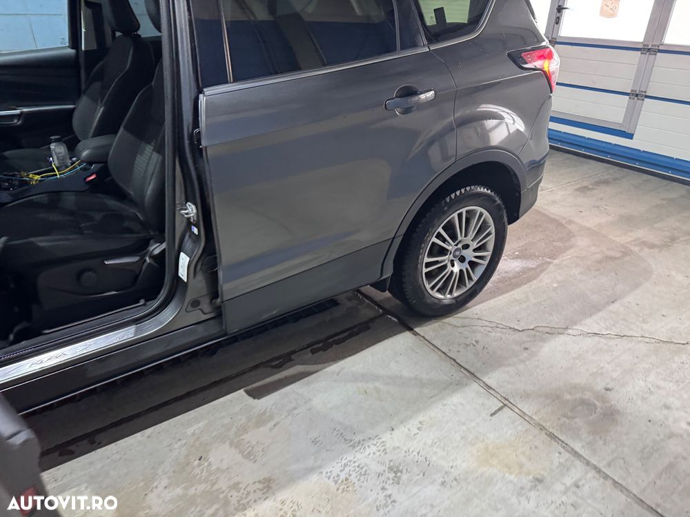 Ford Kuga 2.0 TDCi 4WD Powershift Titanium - 9