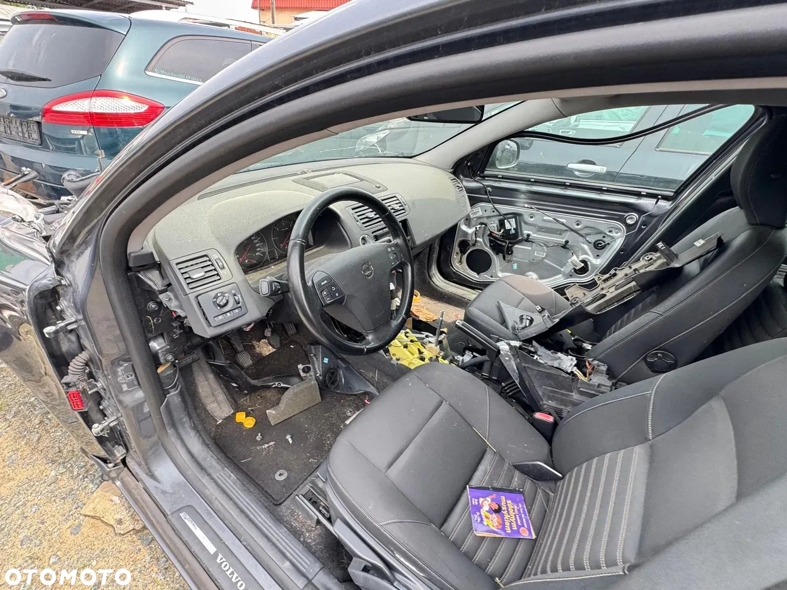VOLVO V50 2012 r poj. 2.0 Diesel 150 KM -  na części - 2