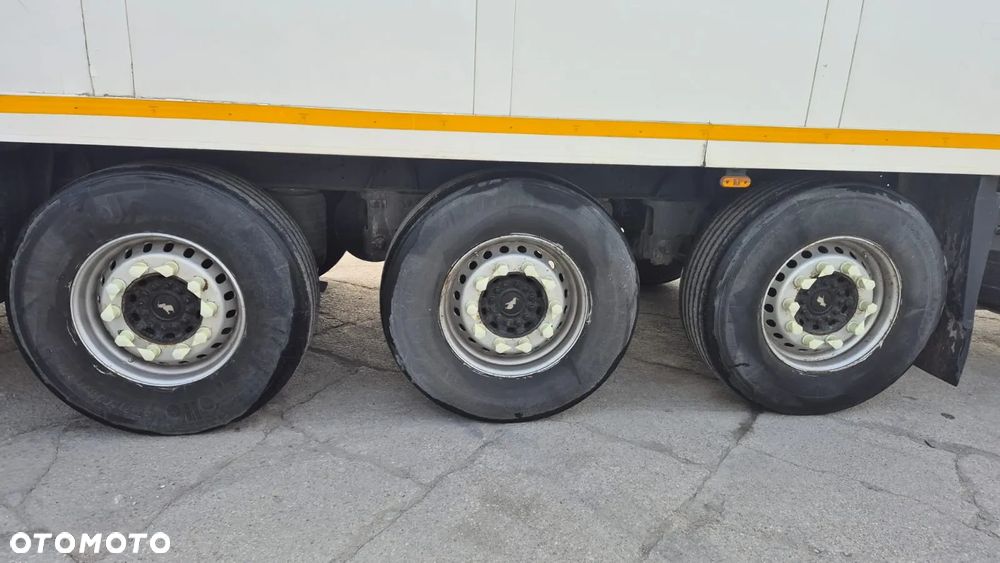 Schmitz Cargobull SKO24 - 21