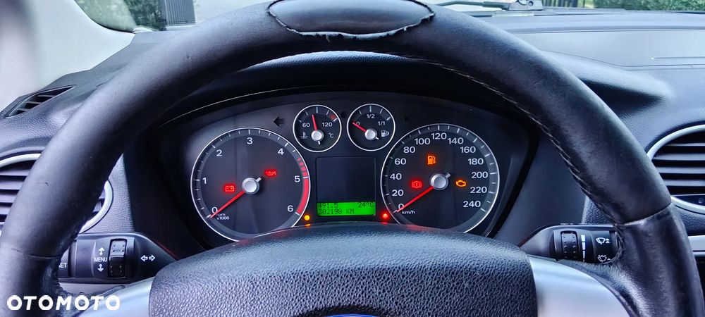 Ford Focus 1.6 TDCi Ghia - 8