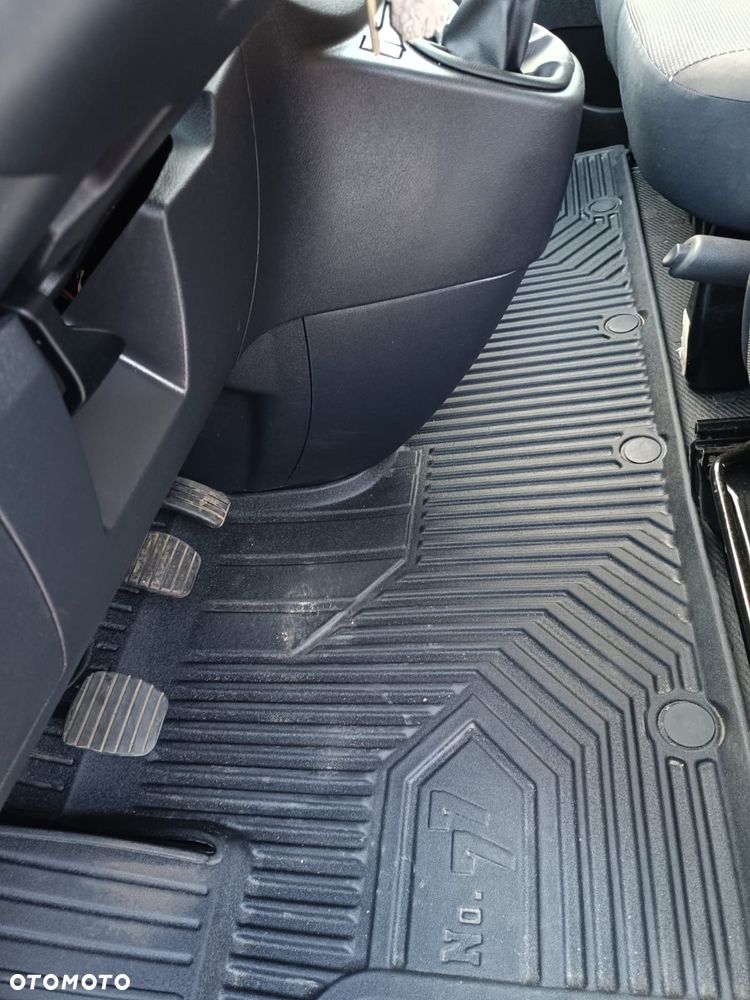 Renault Trafic - 11