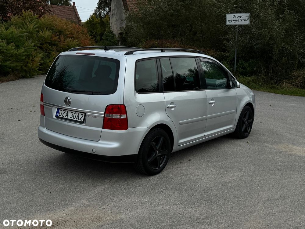 Volkswagen Touran 2.0 TDI Highline - 5