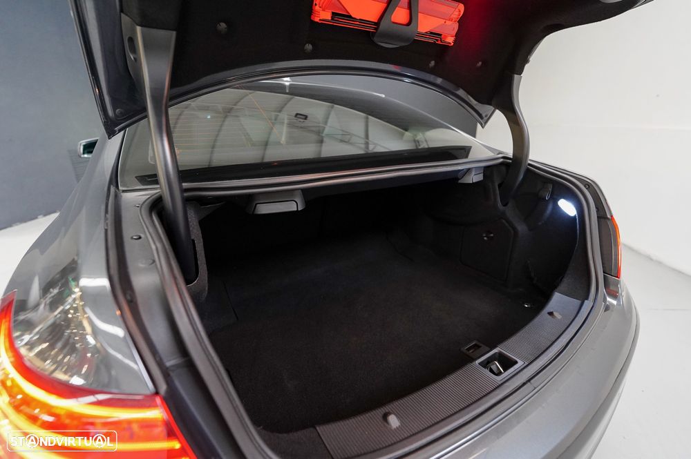 Mercedes-Benz E 250 CDI Avantgarde BE Auto. - 30