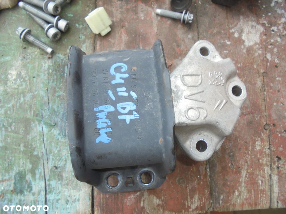 ŁAPA PODUSZKA SILNIKA CITROEN C4 II B7 - 1