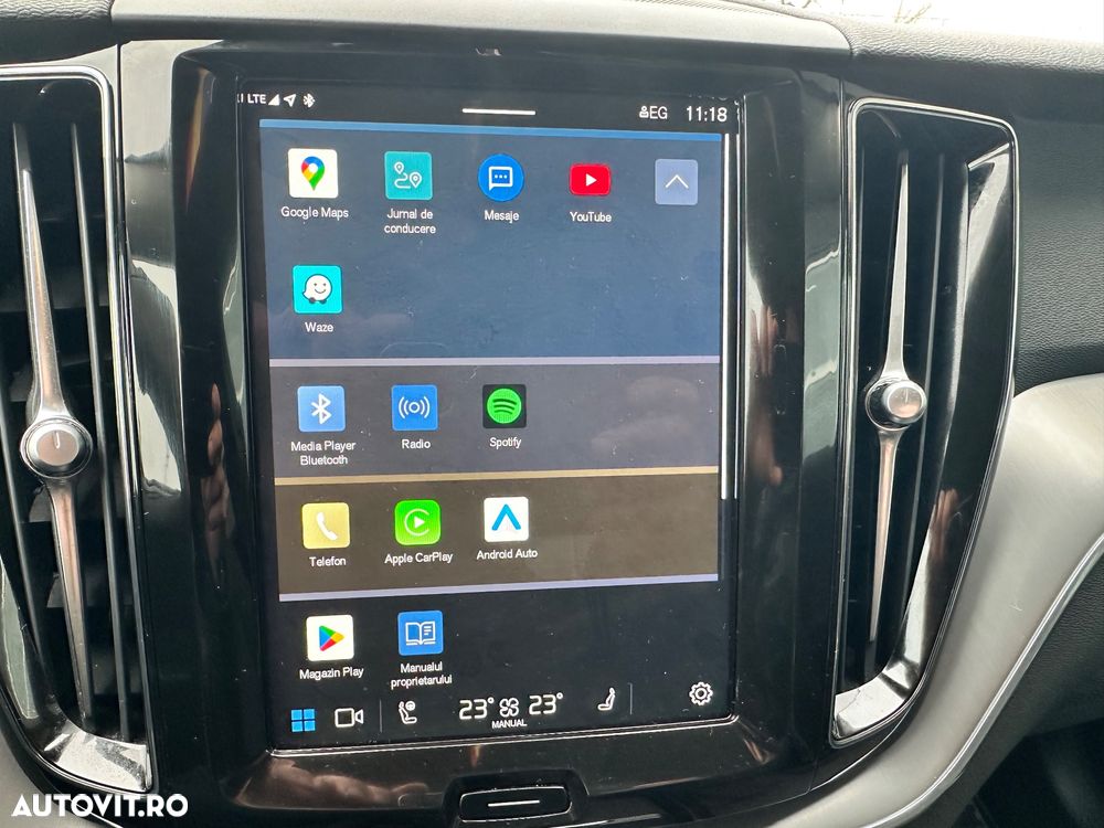 Volvo XC 60 B4 MHEV AT8 FWD Momentum Pro - 17