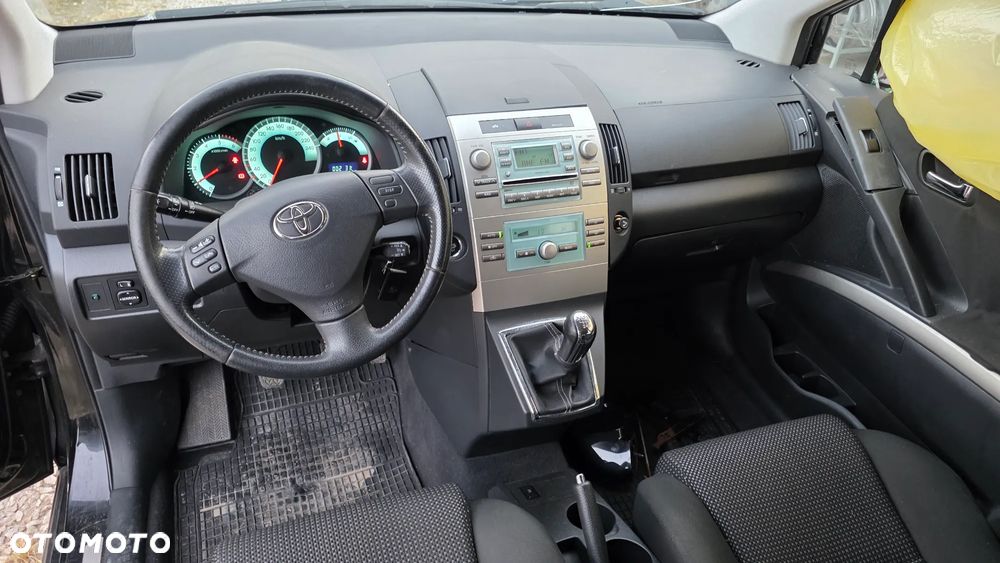 Toyota Corolla Verso 2.2 D-CAT Sol - 19