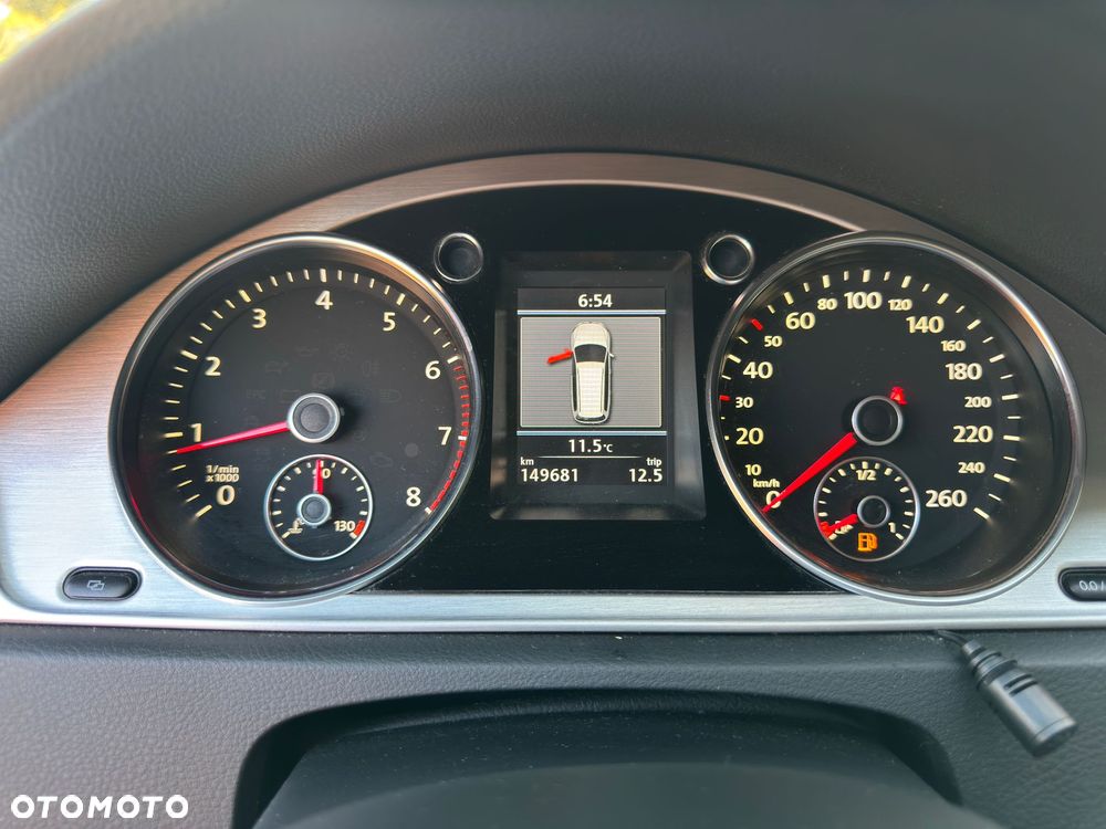 Volkswagen Passat - 14