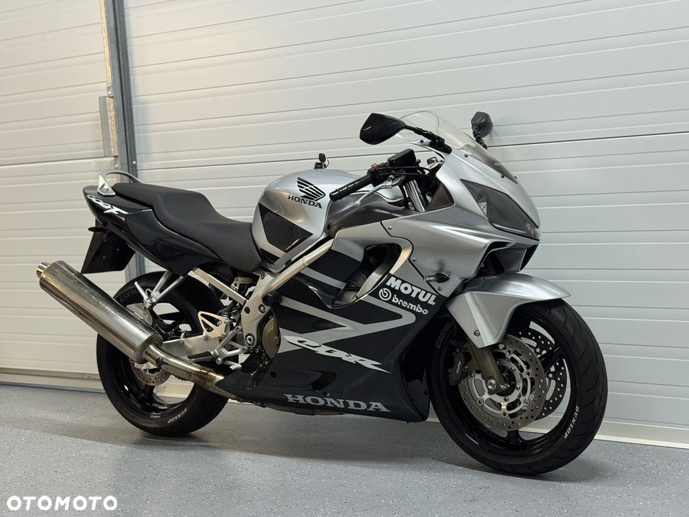Honda CBR - 1