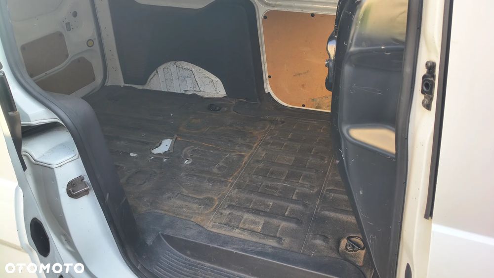 Ford Transit Connect - 17