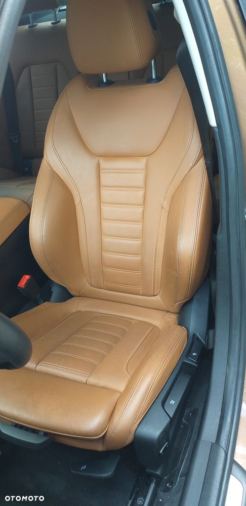 BMW Seria 3 318d Luxury Line - 9