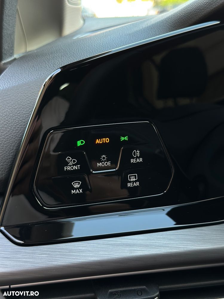 Volkswagen Golf 1.5 TSI ACT Style - 11