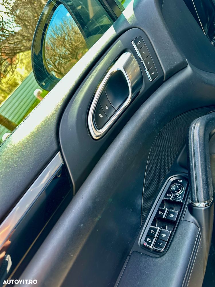 Porsche Cayenne Tiptronic S - 17