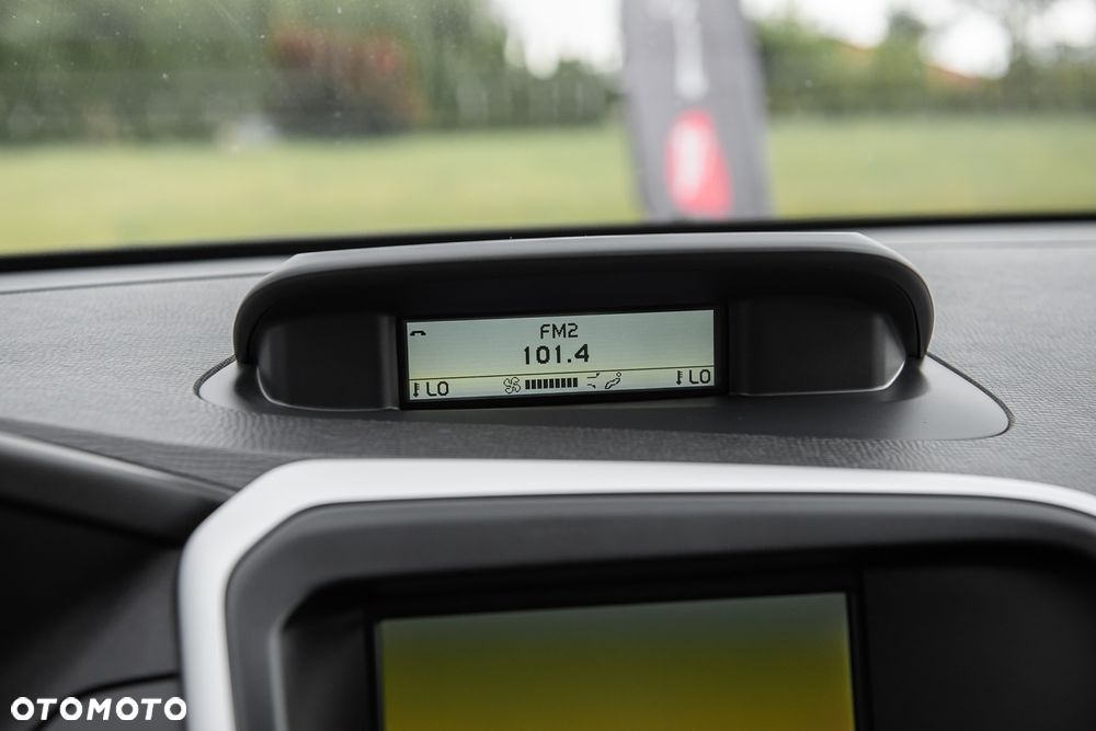 Volvo XC 60 D5 AWD RDesign - 24
