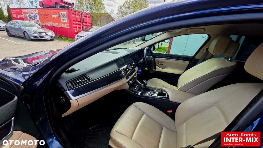 BMW Seria 5 520d - 32