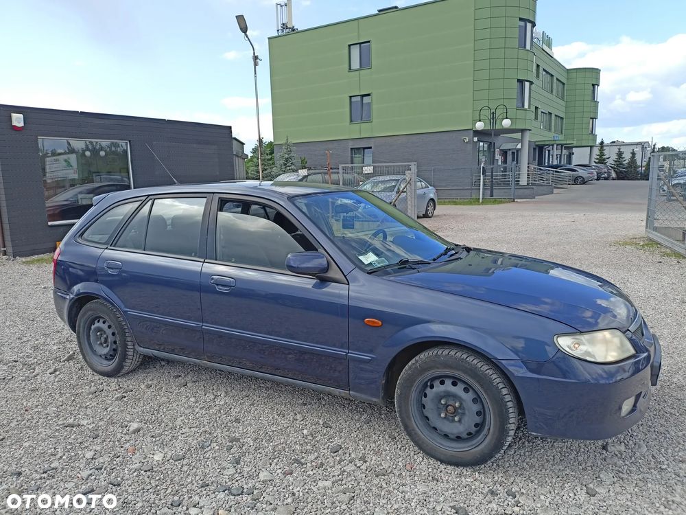 Mazda 323F - 6