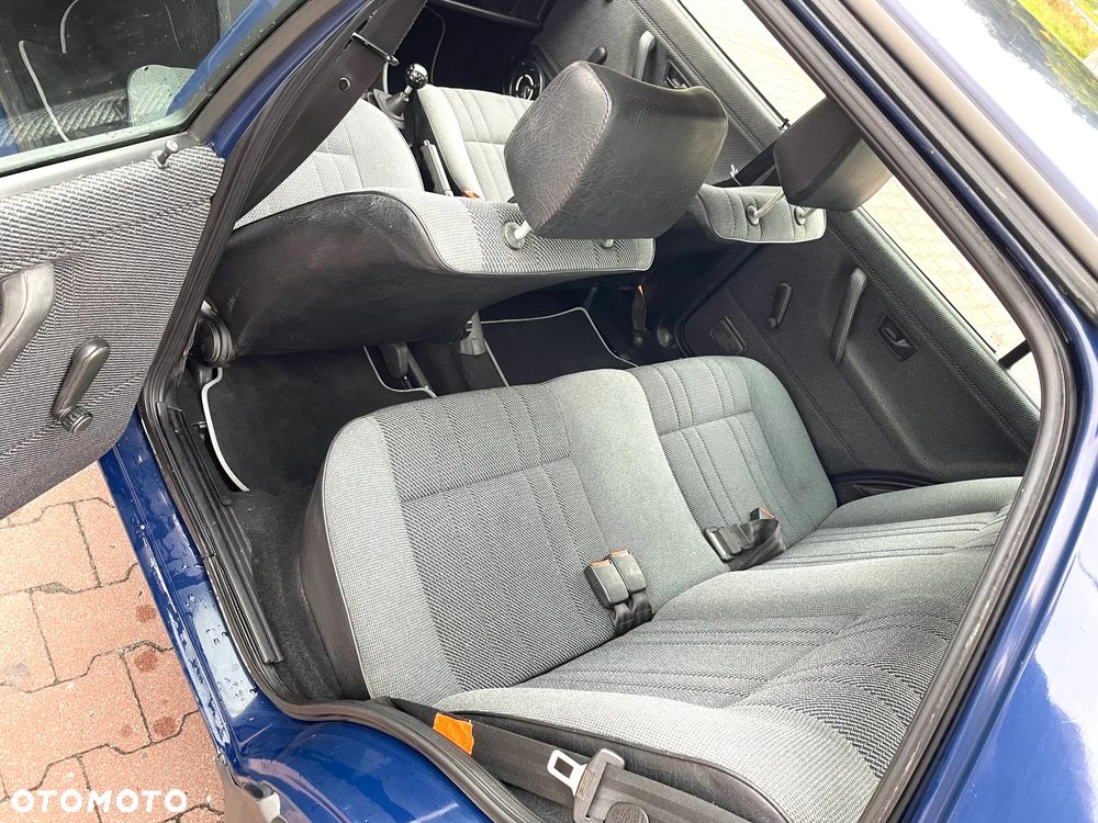 Volkswagen Golf 1.6 CL TDLLK TD - 17