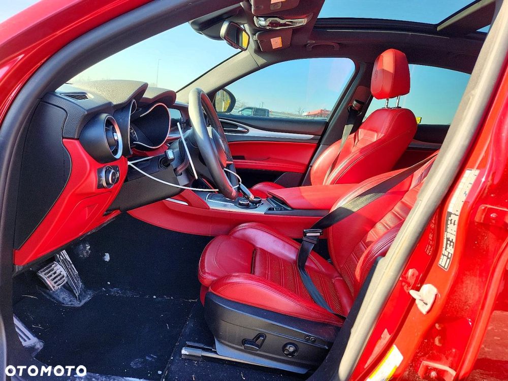 Alfa Romeo Stelvio 2.0 Turbo 16V AT8-Q4 Veloce Ti - 7