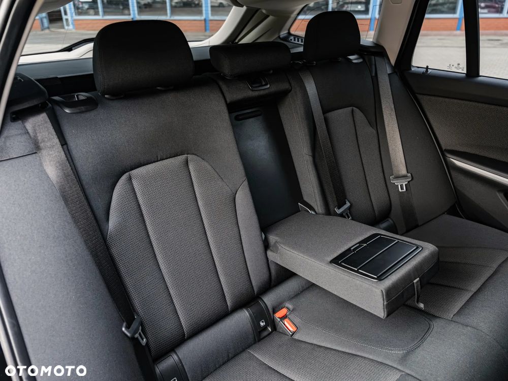 BMW Seria 3 318d - 26