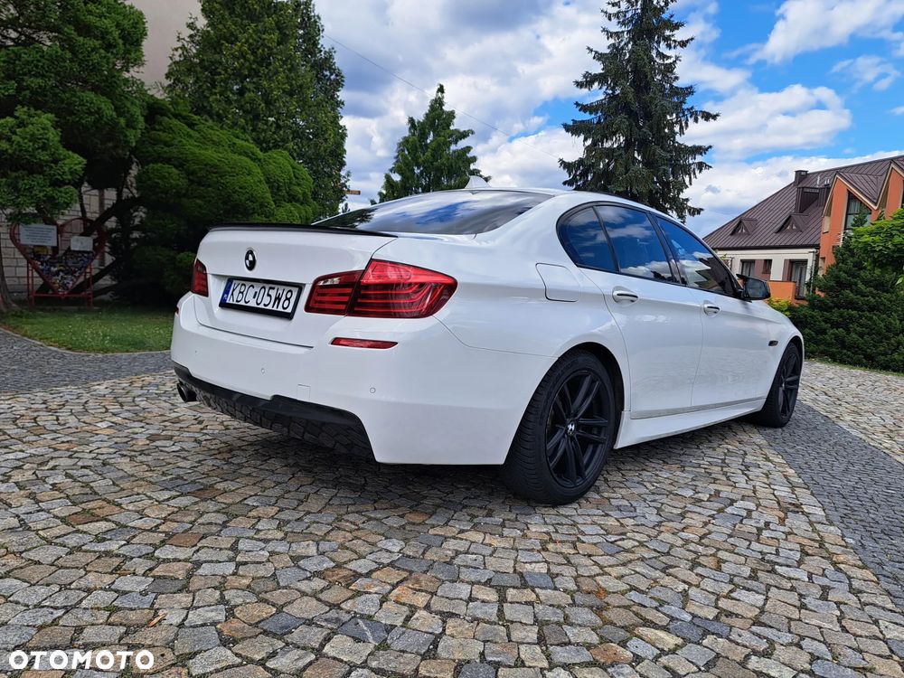 BMW Seria 5 528i xDrive - 12
