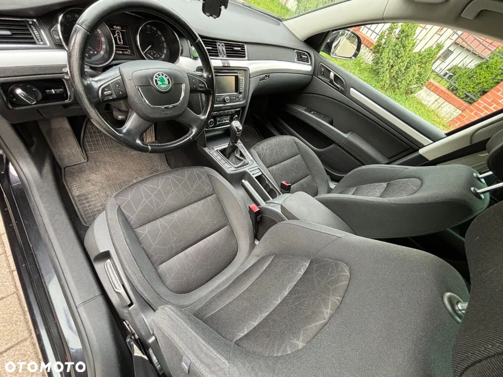 Skoda Superb 2.0 TDI Family - 11