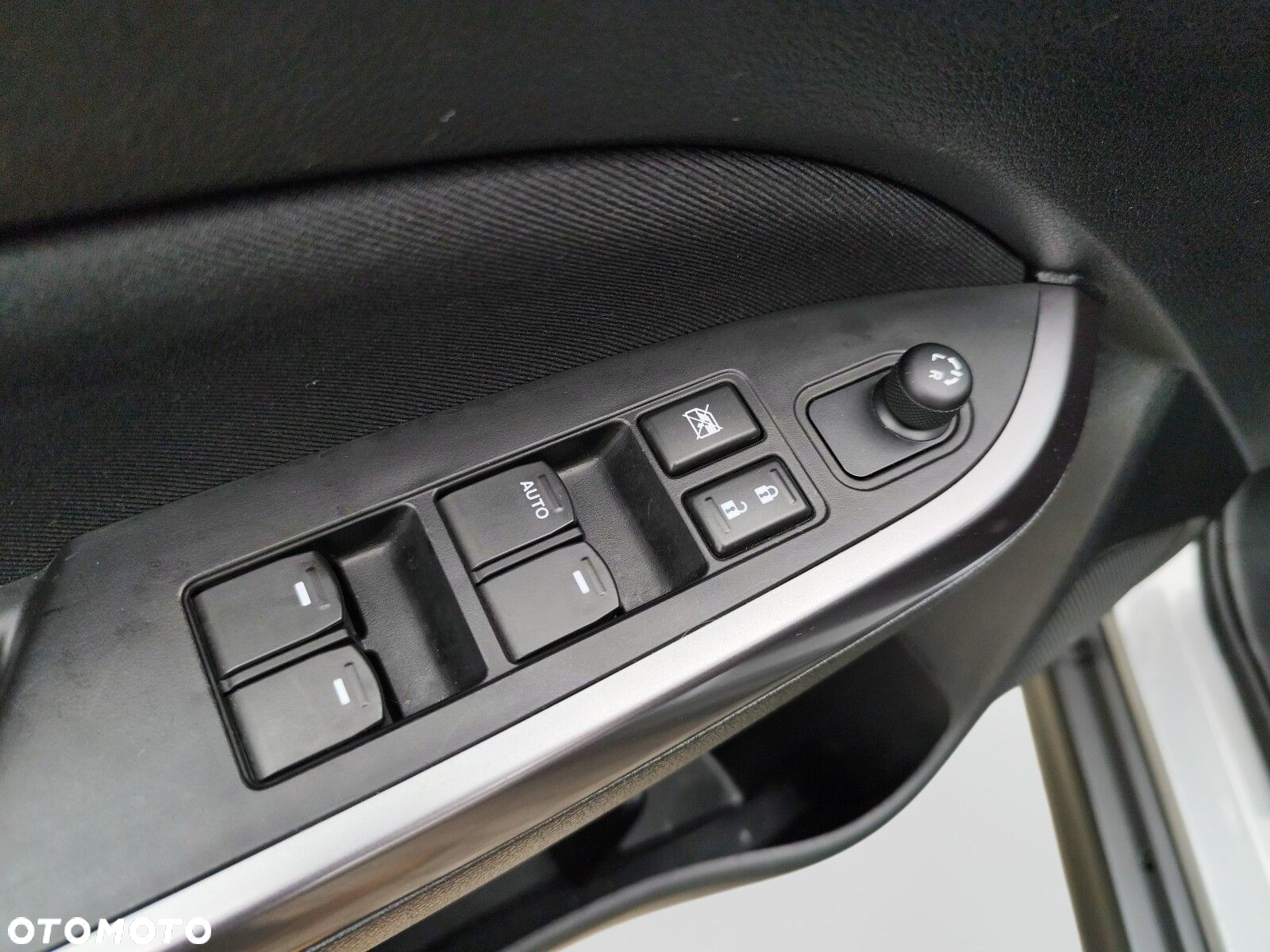 Suzuki Vitara - 11