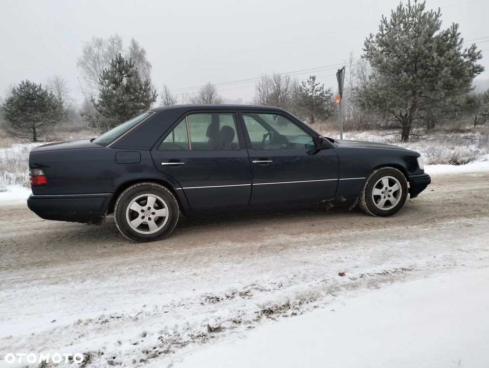 Mercedes-Benz Klasa E 200 T - 10