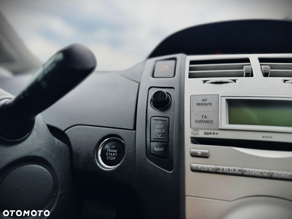 Toyota Yaris 1.3 Sol Premium MM - 17