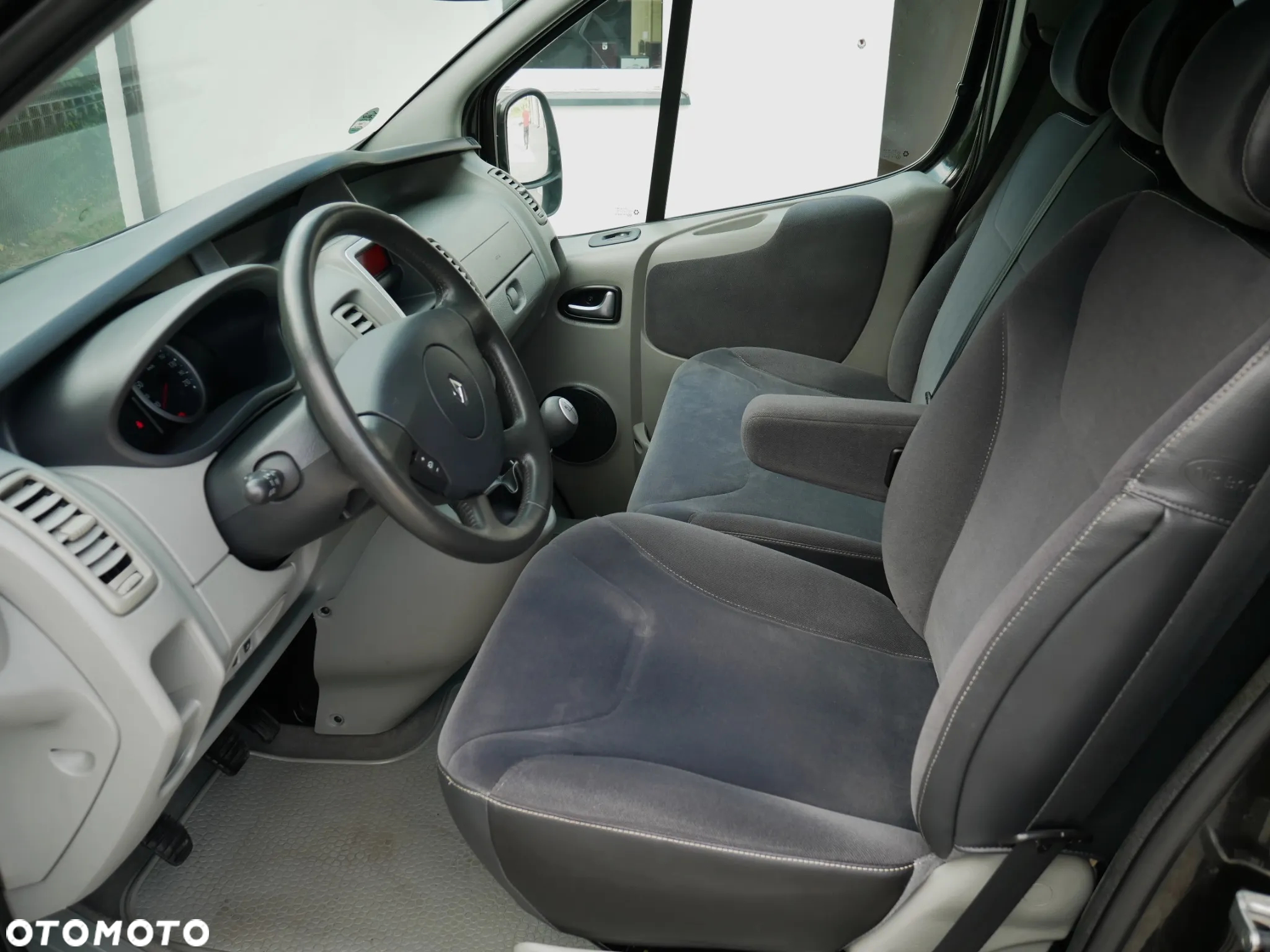 Renault Trafic 2.0 dCi 115 Passenger Expression - 19