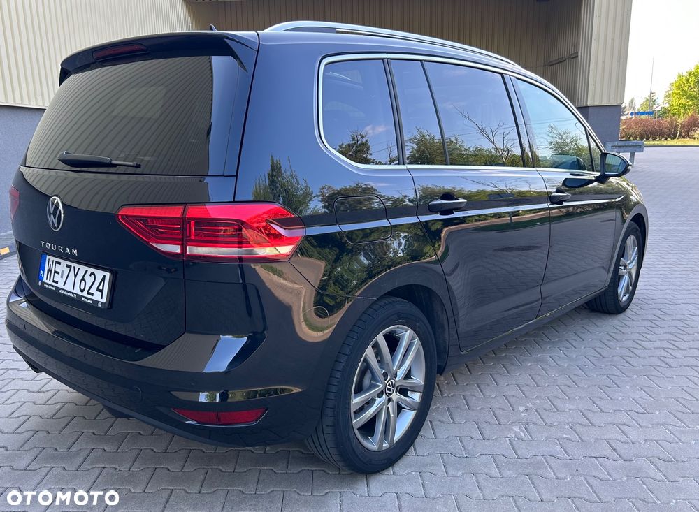 Volkswagen Touran 2023 photo 2