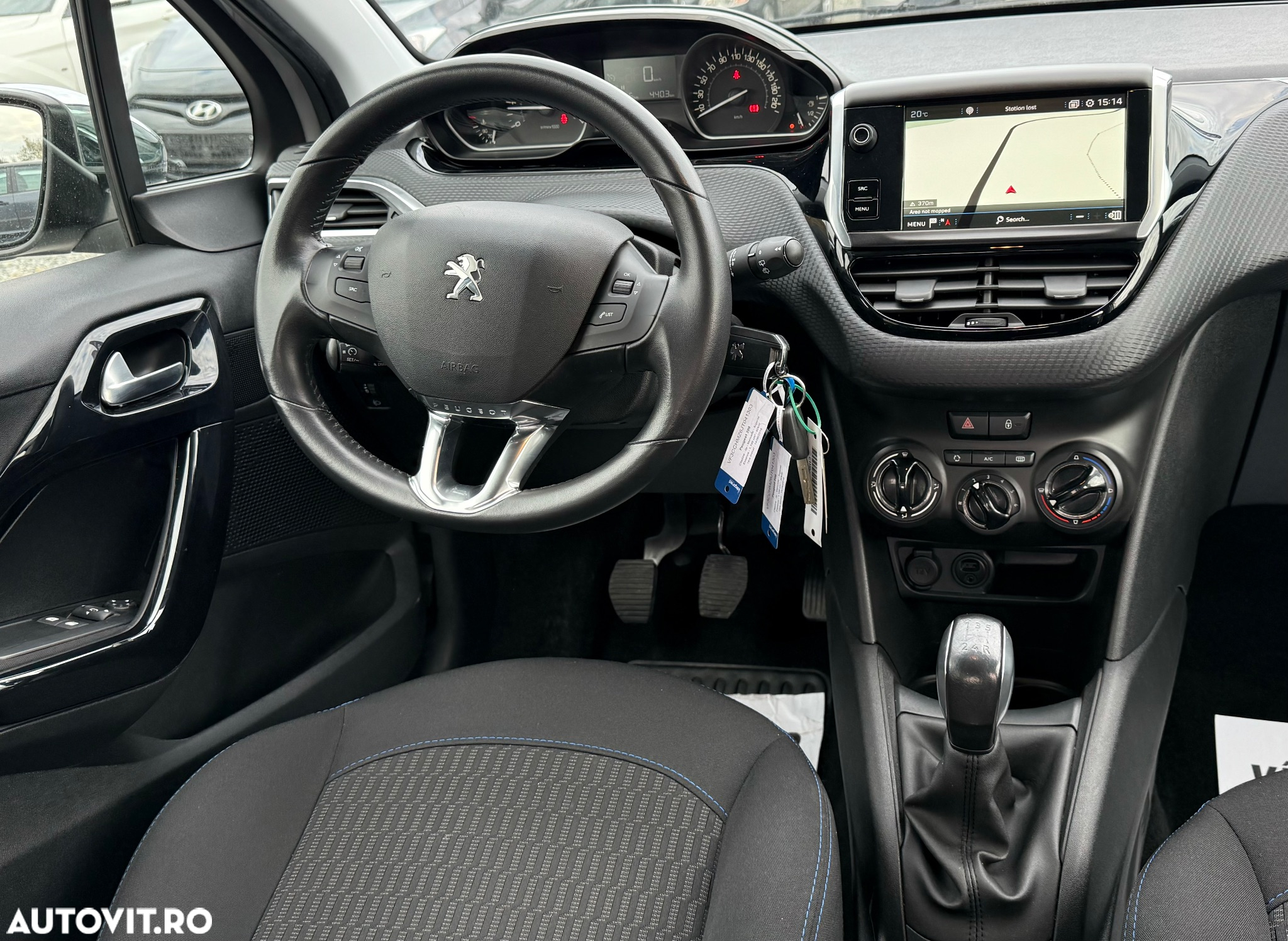 Peugeot 208 1.2 L PureTech Style - 5