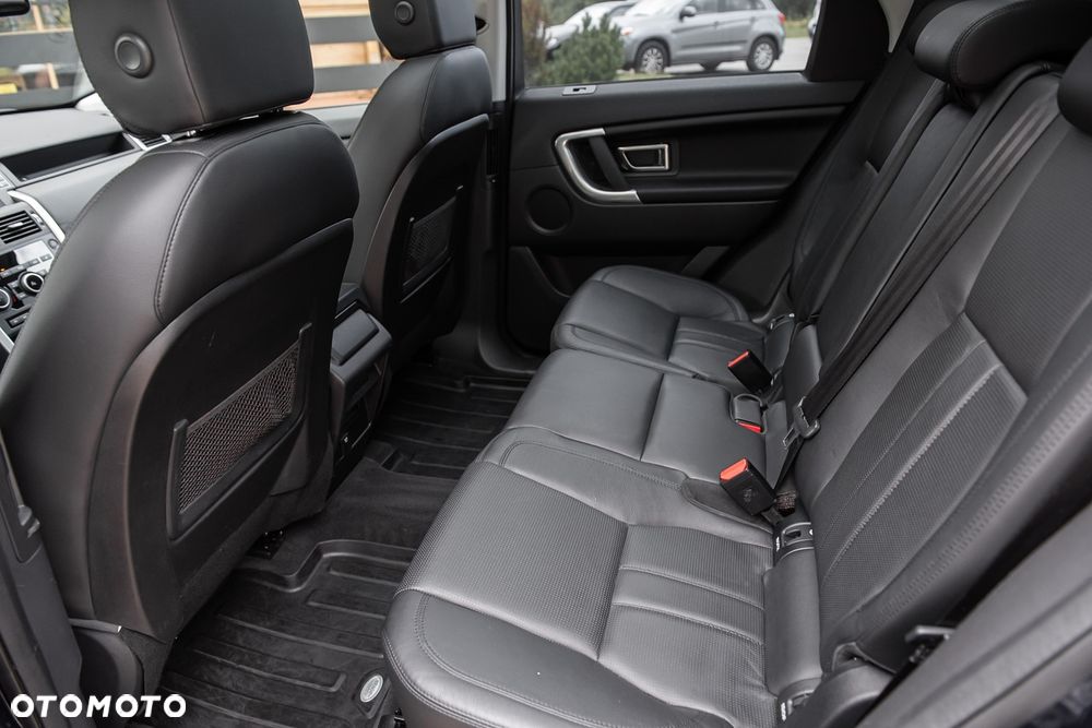Land Rover Discovery Sport TD4 HSE Luxury - 30
