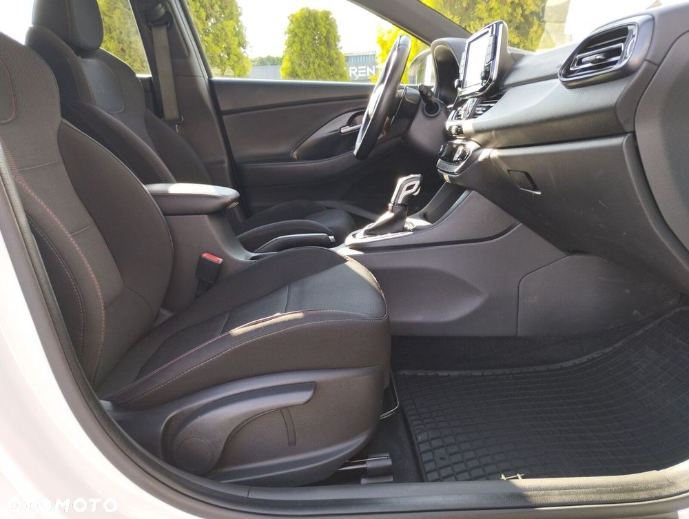 Hyundai i30 1.5 T-GDI 48V Executive DCT - 16