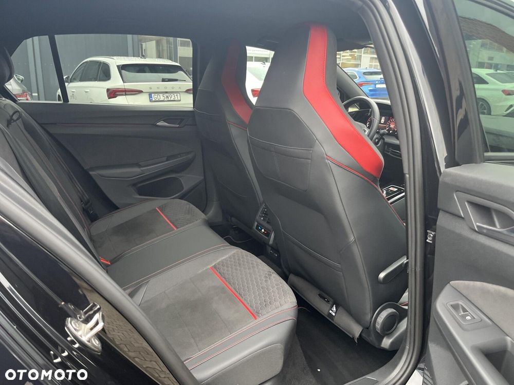 Volkswagen Golf - 38