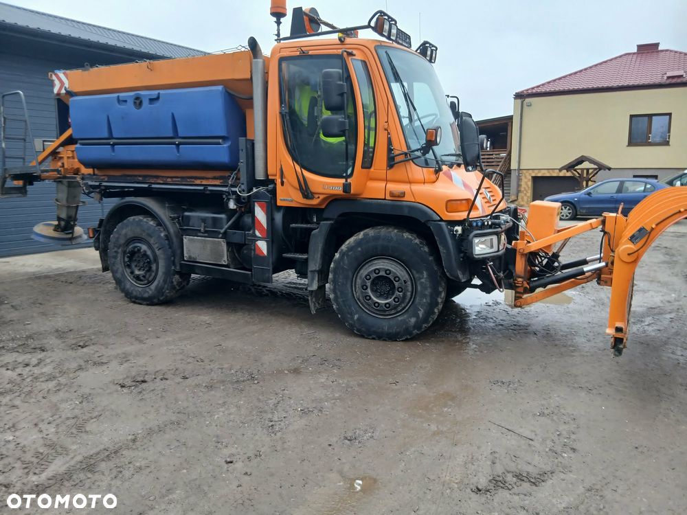 Mercedes-Benz Unimog U 400 - 7