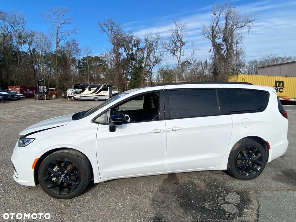 Chrysler Pacifica - 7