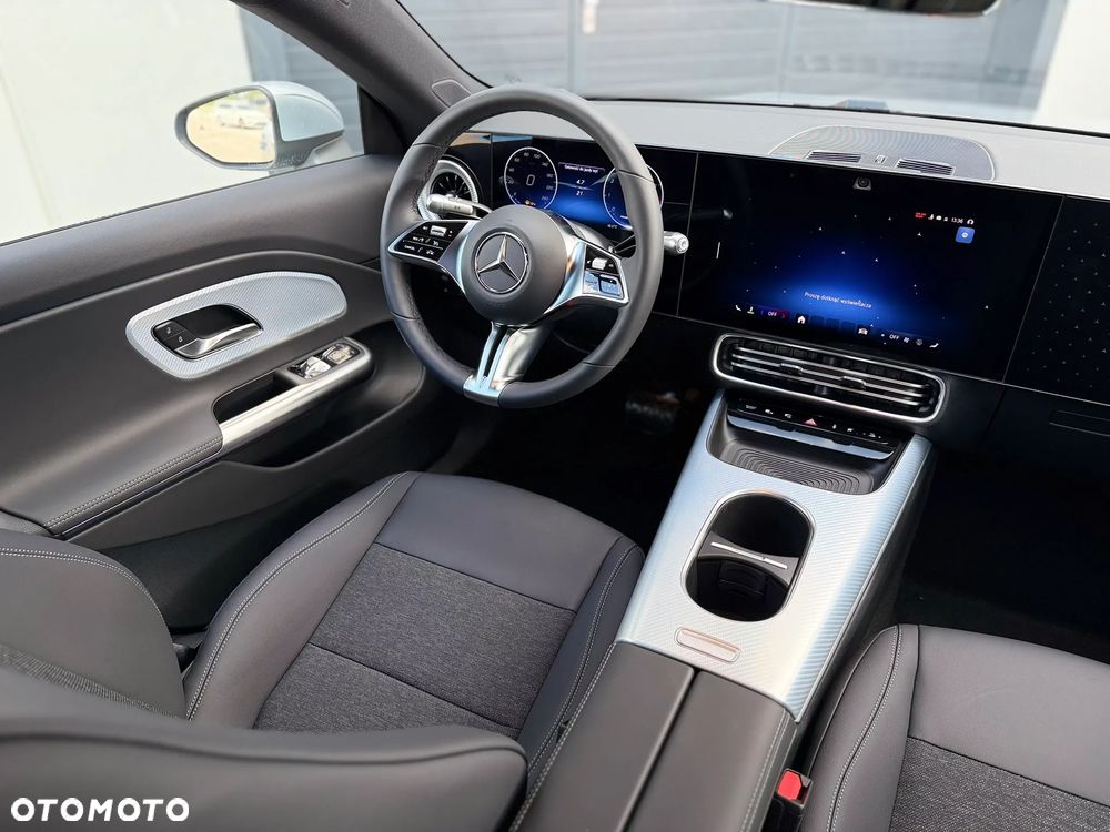 Mercedes-Benz CLA - 10