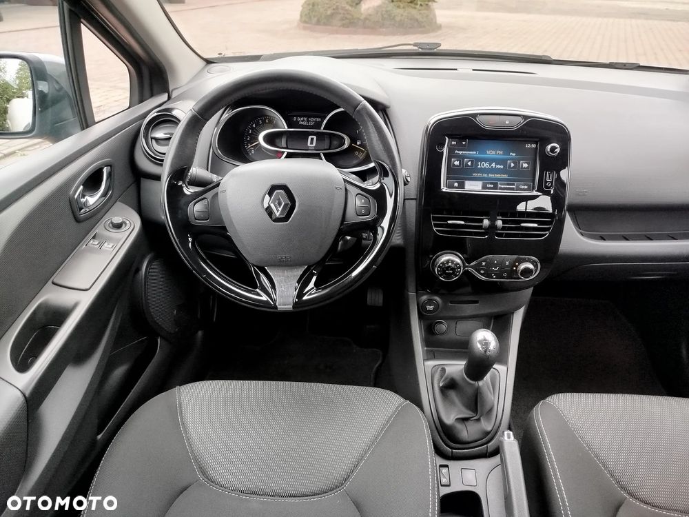 Renault Clio 1.2 16V 75 LIMITED - 11