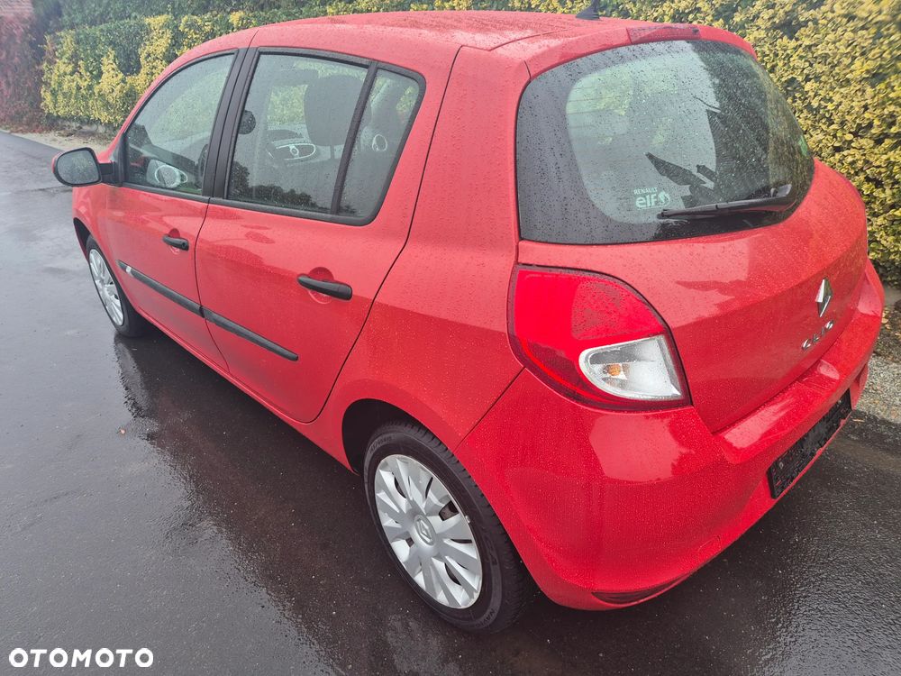 Renault Clio 1.2 16V Campus - 5