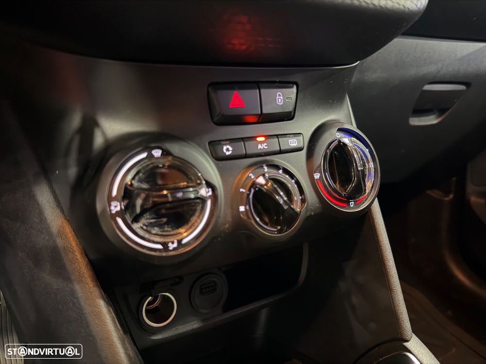 Peugeot 208 1.2 PureTech Signature - 23