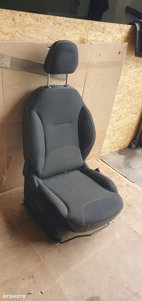 Fotel pasażera prawy przód przedni Citroen C3 II - 4
