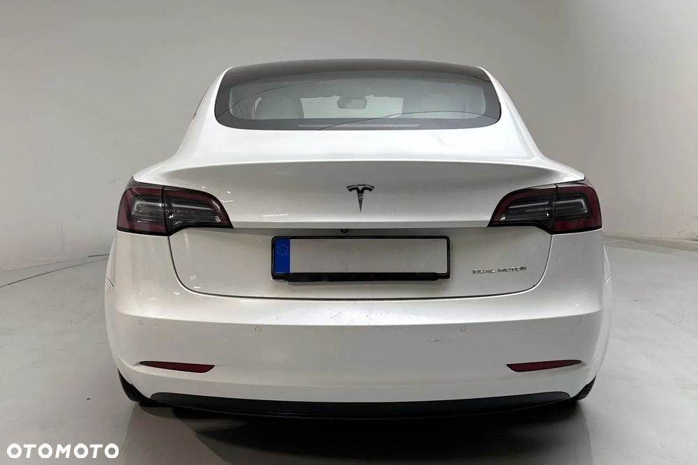 Tesla Model 3 Long Range AWD - 5