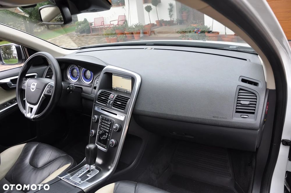 Volvo XC 60 D4 Geartronic RDesign - 22