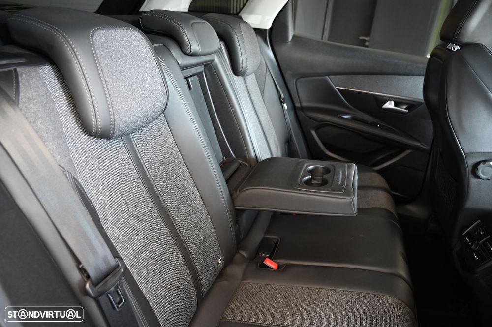Peugeot 3008 BlueHDi 130 Stop & Start EAT8 Allure Pack - 11