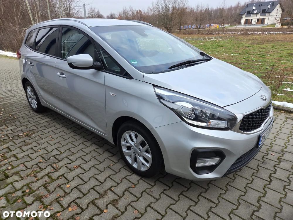 Kia Carens 1.6 GDI Dream Team Edition - 12