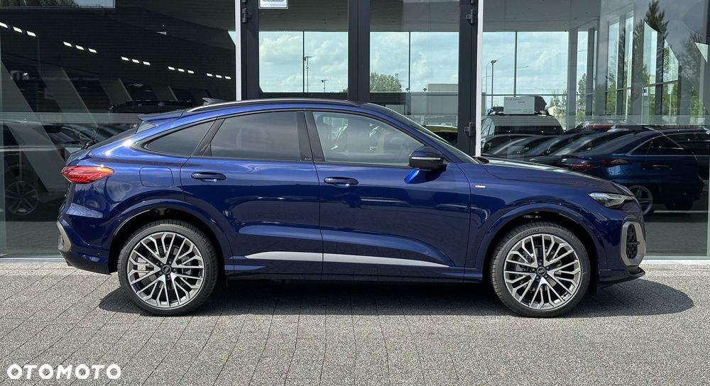 Audi Q5 Sportback - 4