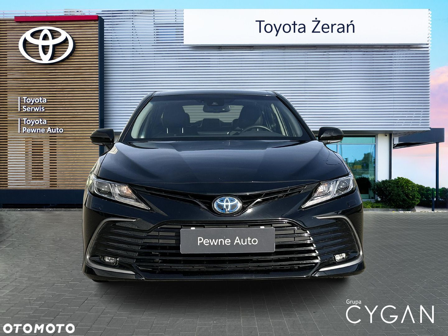 Toyota Camry - 2