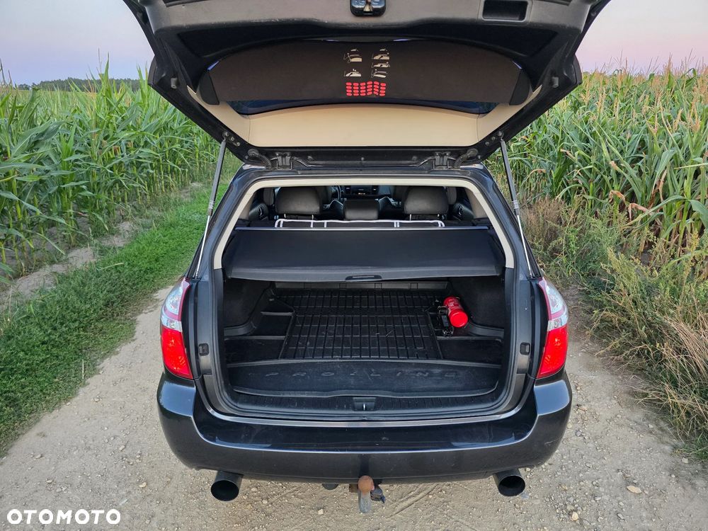 Subaru Legacy - 30