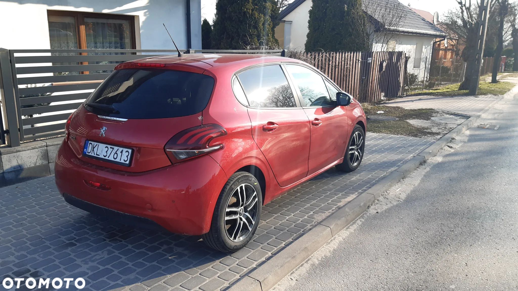 Peugeot 208 1.2 PureTech GPF Signature S&S - 1