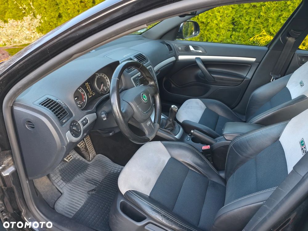 Skoda Octavia 2.0 TDI CR DPF RS - 9