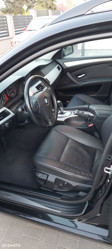 BMW Seria 5 525d - 11